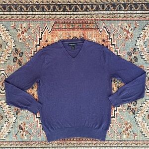 Banana Republic Men's Deep Purple V-Neck Sweater